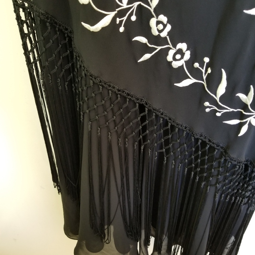 Dress - Picture 2 of 4